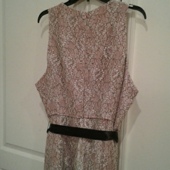 Dress - Picture 3 of 3